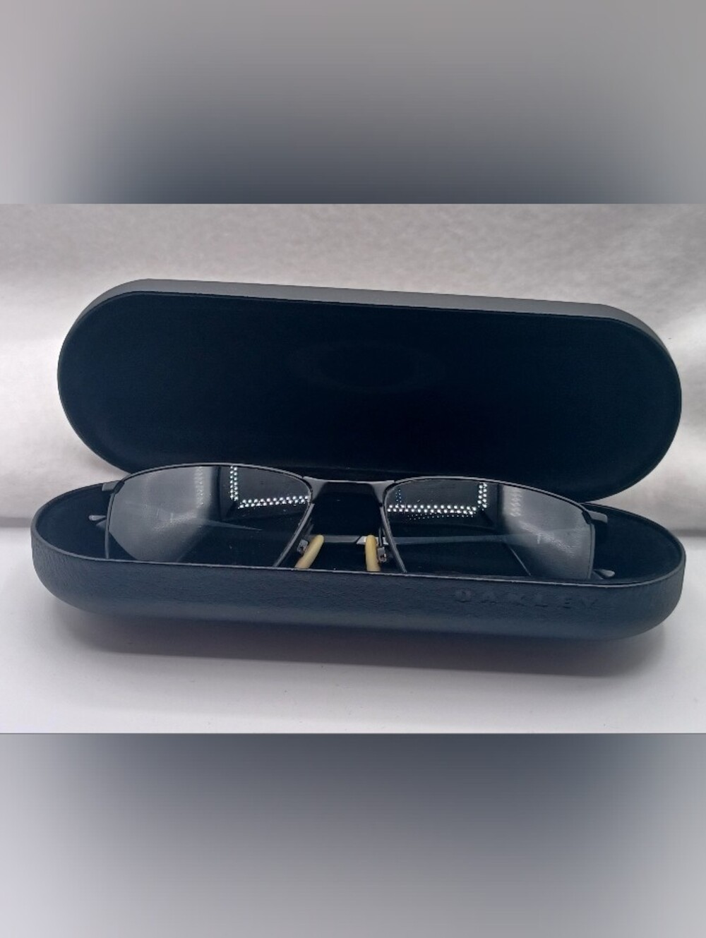 MENS Oakley Polorized Sunglasses - Picture 7 of 7